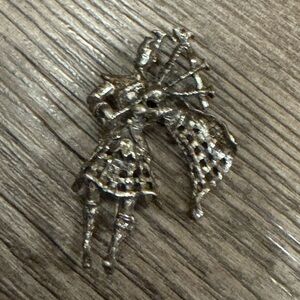 Silver sterling bagpipe pin